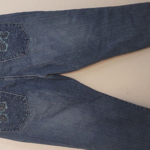COSMO POLITAN JEANS SLIGHTLY  USED BEJEWELED SIZE 6 COLOR BLUE - Picture 13 of 14